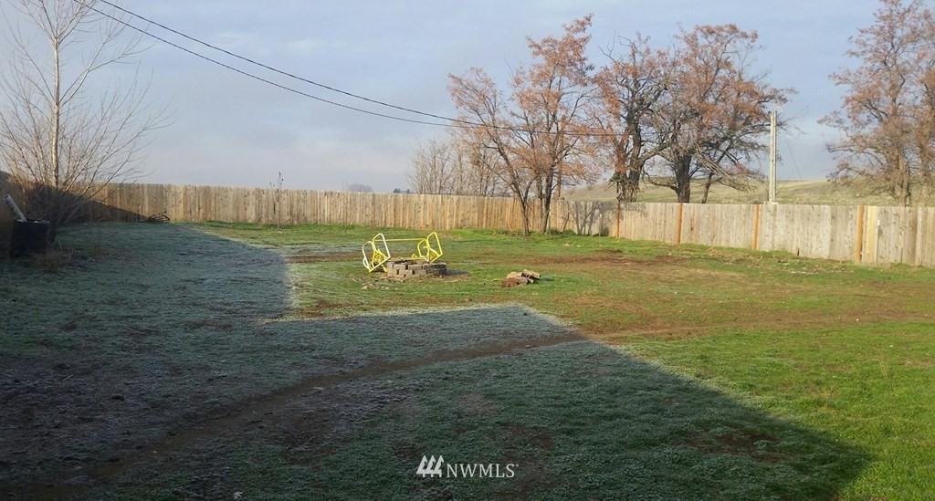 84564 Ringer Road Milton Freewater, OR 97862 - Photo 4 of 19 a view of outdoor space with deck and yard