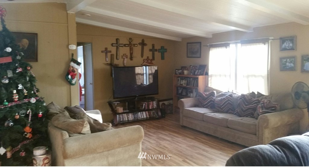84564 Ringer Road Milton Freewater, OR 97862 - Photo 7 of 19 a living room with furniture and a large window