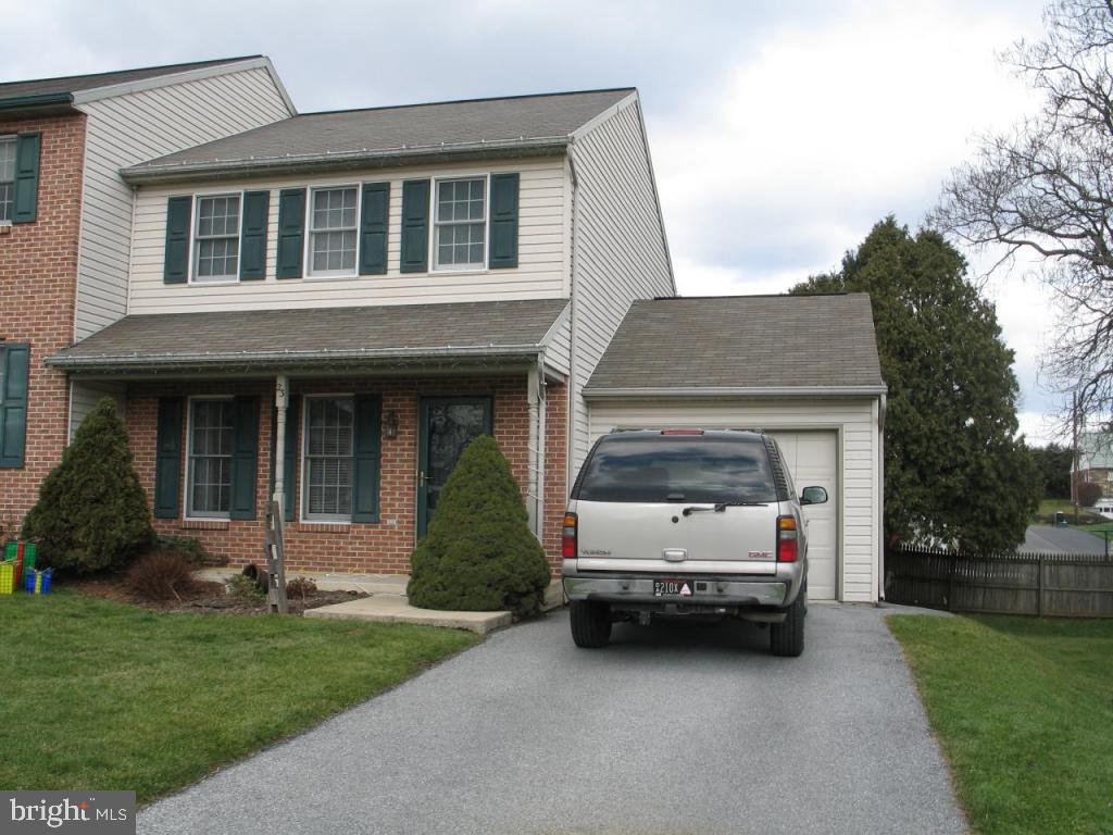 23 Diamond Spring Circle Akron, PA 17501 - Photo 1 of 12 Gallery Image 1