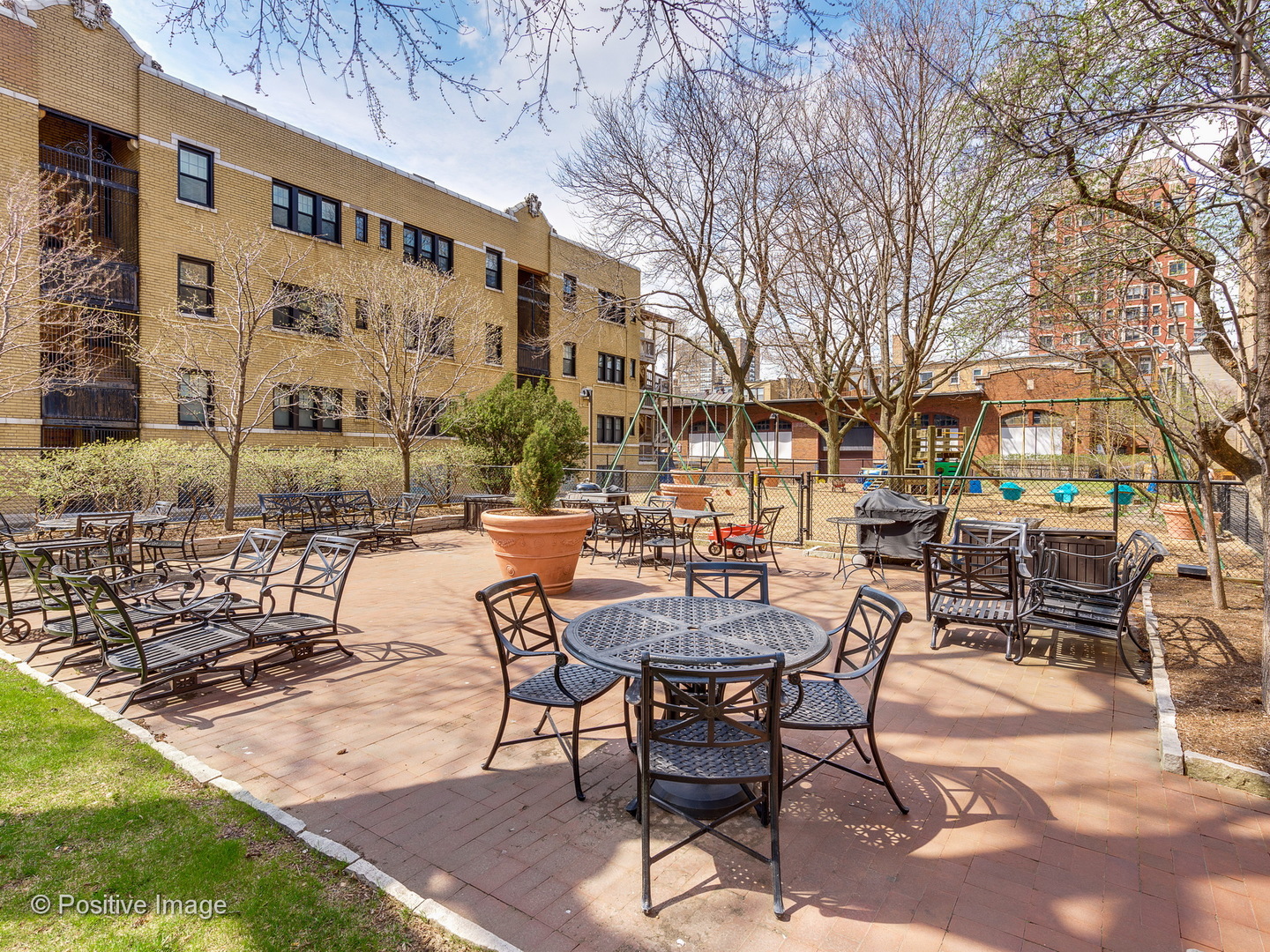 690 West Irving Park Road, Unit D2 Chicago, IL 60613 - Photo 14 of 15