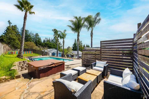 $1,450,000 | 2693 Bloomfield Road, Sebastopol, CA 95472