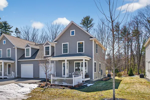 $675,000 | 17 Webhannet Place, Unit 11, Kennebunk, ME 04043