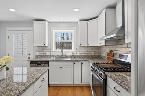 $675,000 | 17 Webhannet Place, Unit 11, Kennebunk, ME 04043
