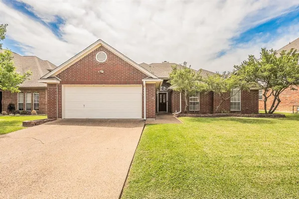 $450,000 | 2720 Cedar Springs Court, Bedford, TX 76021