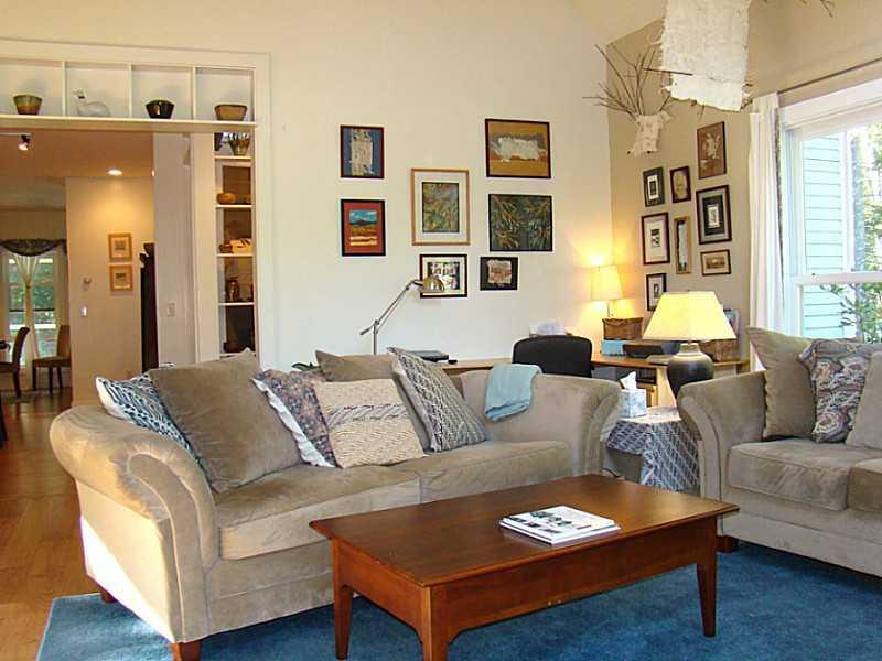 373 Old County Road Bristol, ME 04539 - Photo 5 of 10 Living Room.