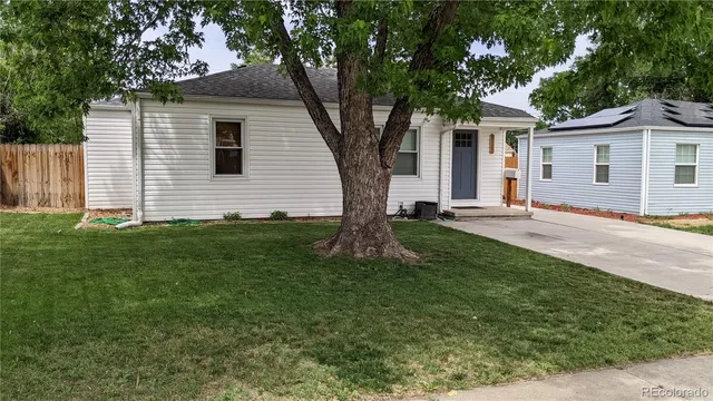 $2,800 | 1855 West Stoll Place, Denver, CO 80221