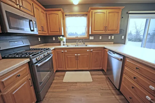 $424,900 | 508 Highland Meadow Trail, Pulaski, WI 54162