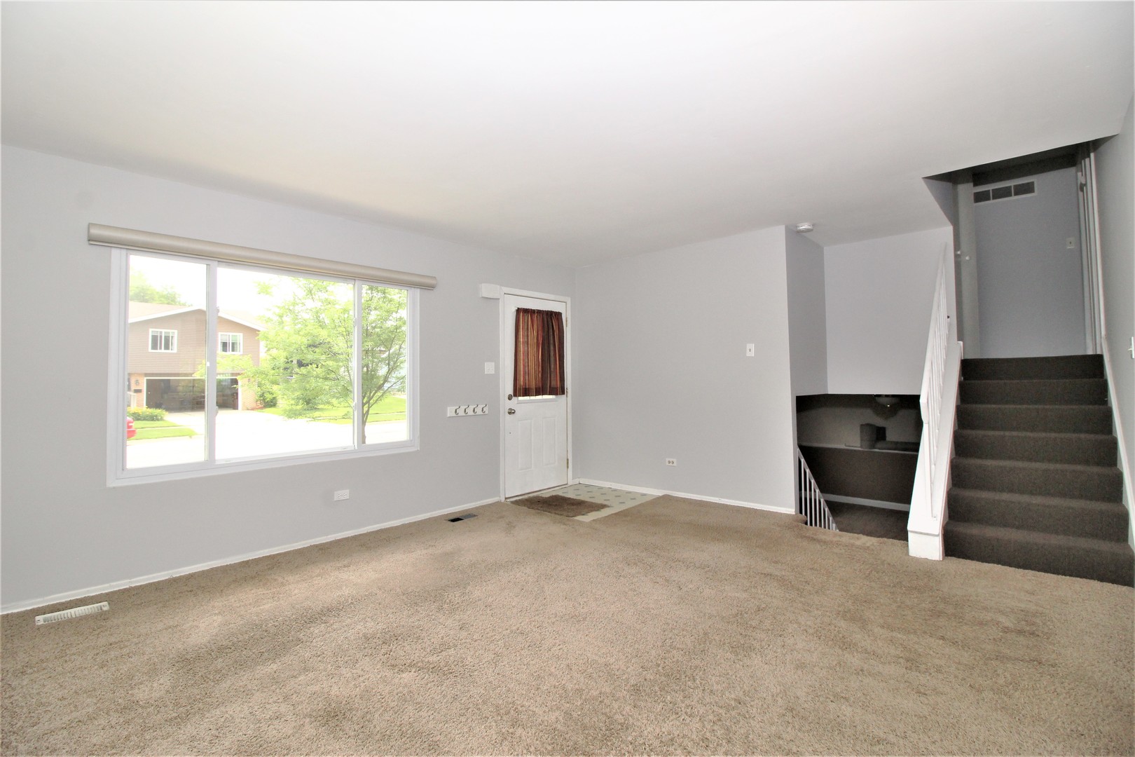 5178 Bellaire Road Oak Forest, IL 60452 - Photo 2 of 11