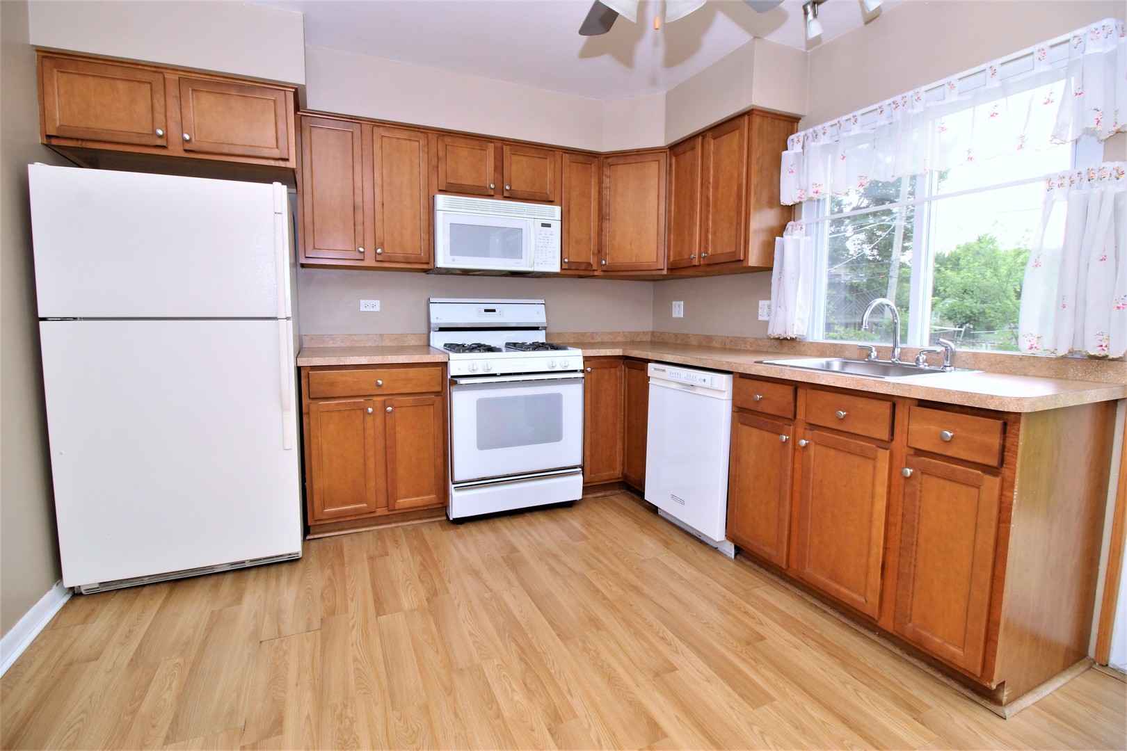 5178 Bellaire Road Oak Forest, IL 60452 - Photo 4 of 11