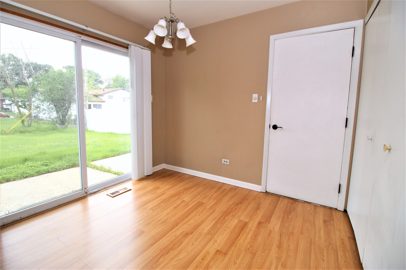 5178 Bellaire Road Oak Forest, IL 60452 - Photo 5 of 11