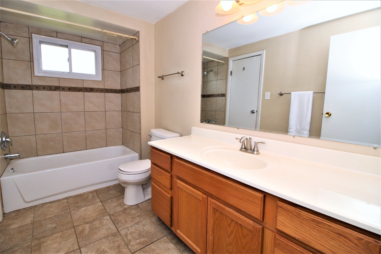 5178 Bellaire Road Oak Forest, IL 60452 - Photo 7 of 11