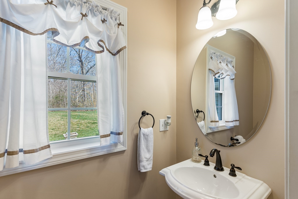 368 Cottrell Road Tiverton, RI 02878 - Photo 22 of 41