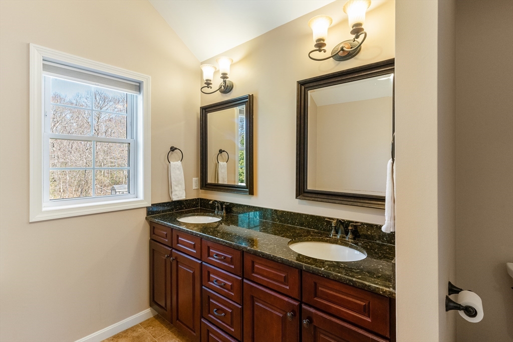 368 Cottrell Road Tiverton, RI 02878 - Photo 27 of 41