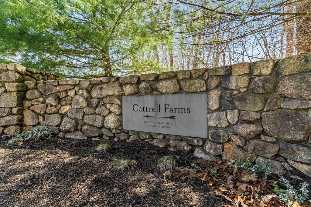 368 Cottrell Road Tiverton, RI 02878 - Photo 5 of 41