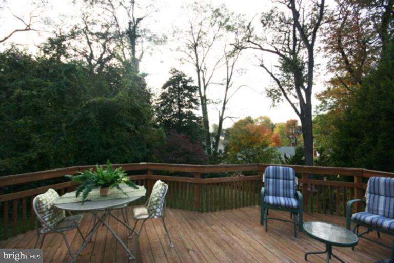9410 Ocala Street Silver Spring, MD 20901 - Photo 19 of 20 Deck, alternate view