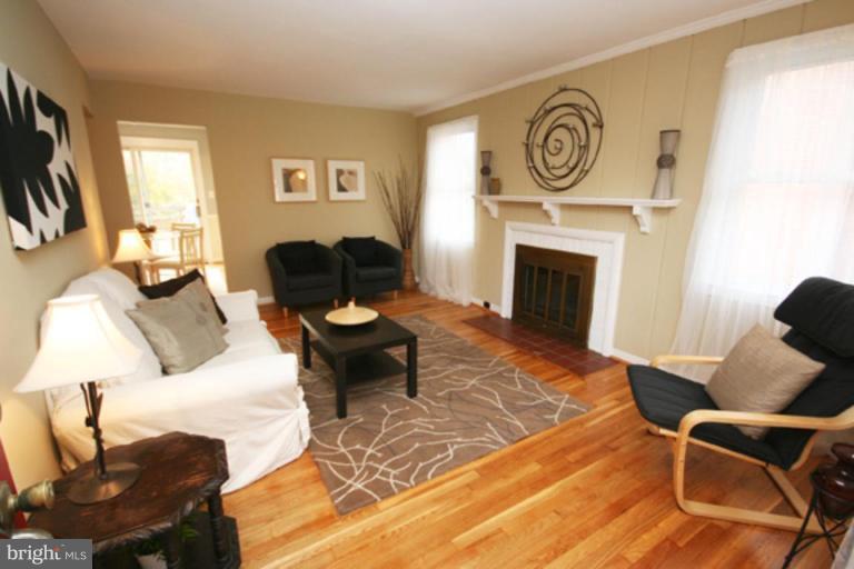 9410 Ocala Street Silver Spring, MD 20901 - Photo 4 of 20 Living Room #2