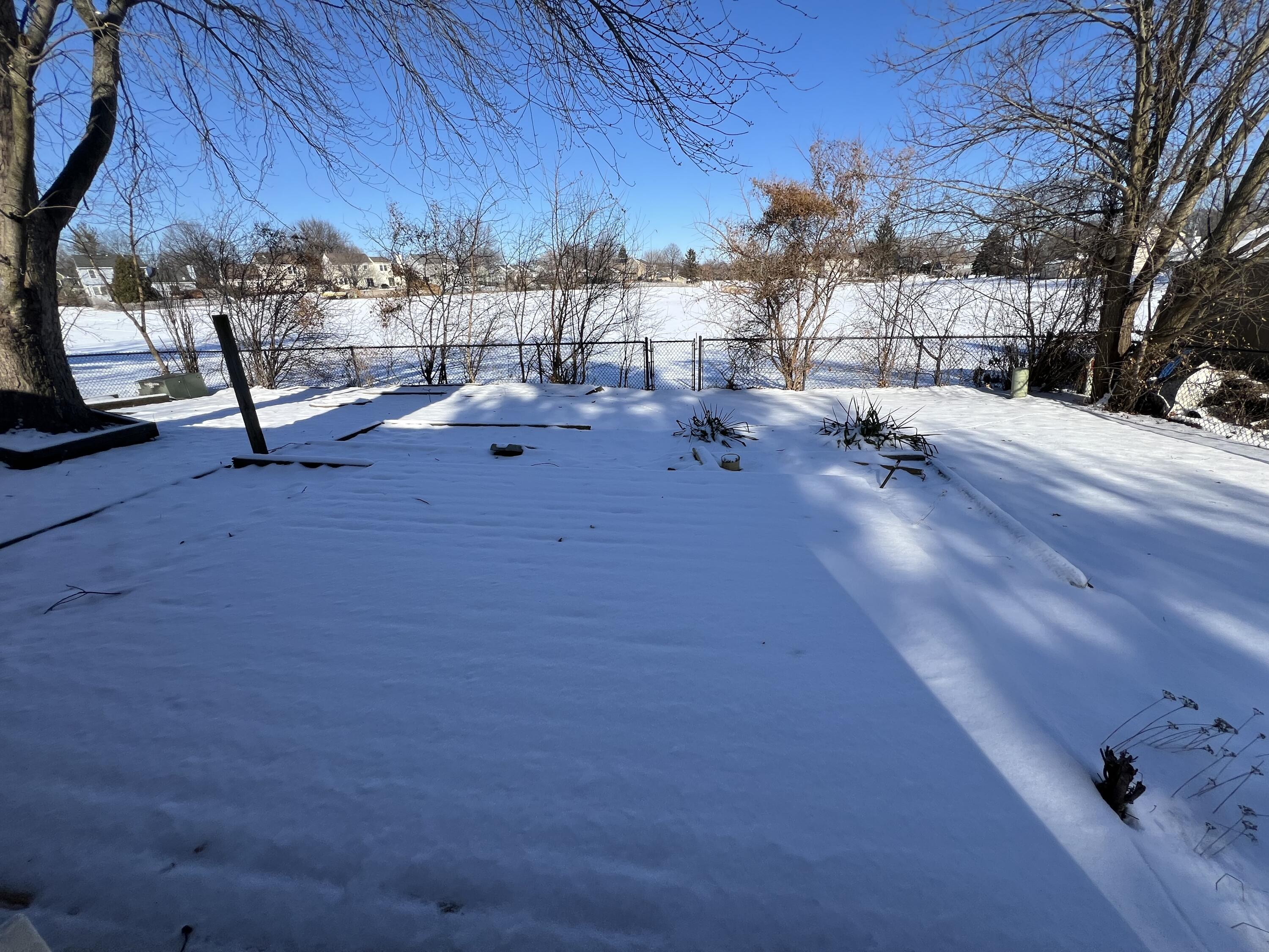 2914 Bar Harbour Road Aurora, IL 60504 - Photo 2 of 2 a view of a yard