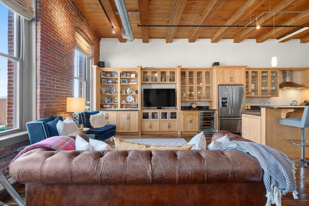 35 Channel Center Street, Unit 210 Boston, MA 02210 - Photo 13 of 32