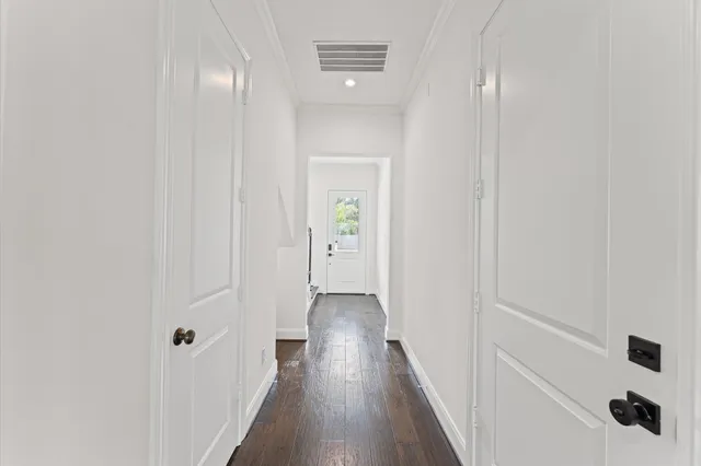 $425,000 | 8818 Hollywood Garden Lane, Houston, TX 77080