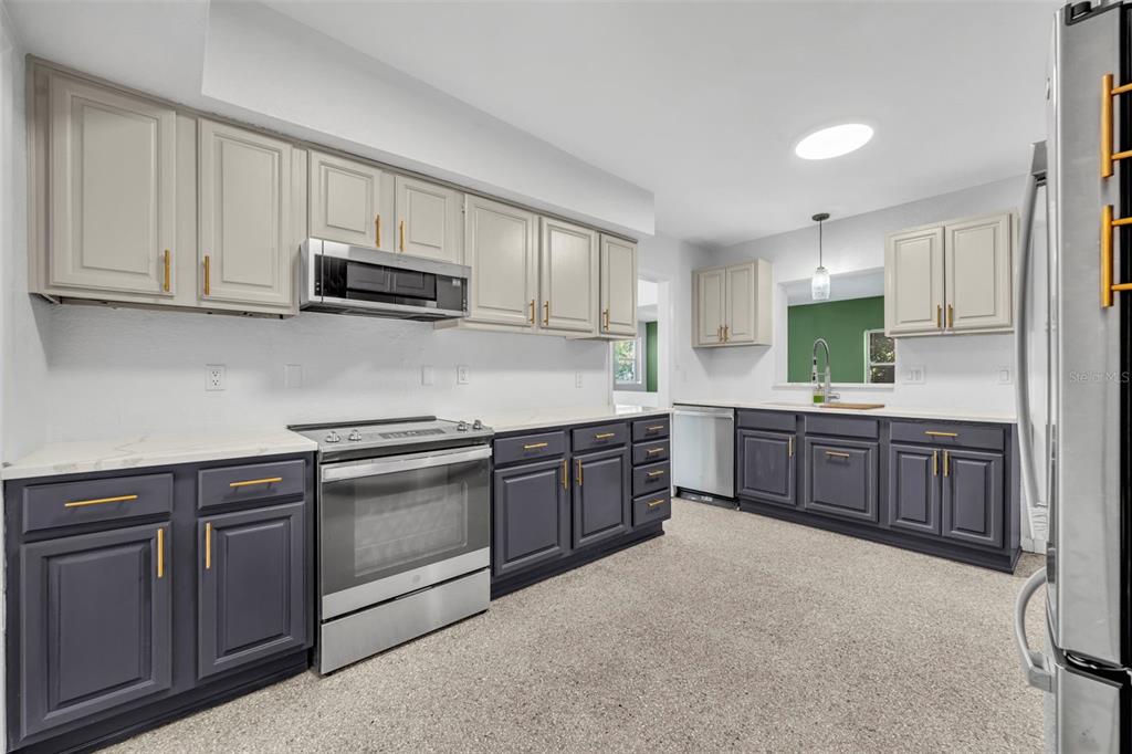1601 Triangle Avenue Orlando, FL 32806 - Photo 12 of 25