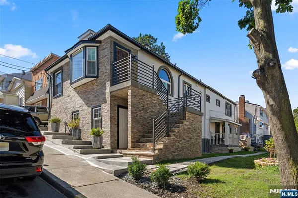 $4,100 | 1513 67th Street, Unit 2, North Bergen, NJ 07047