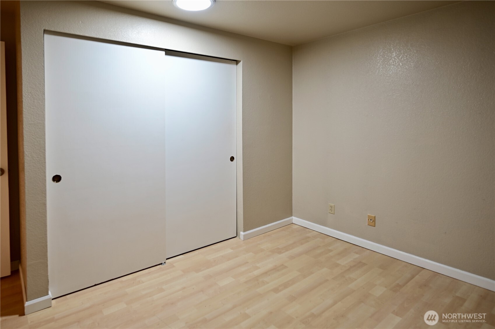 1006 North 43rd Street, Unit 201 Seattle, WA 98103 - Photo 11 of 15