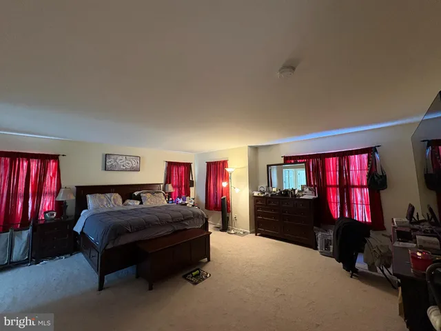 $679,900 | 8 Creekwood Drive, Bordentown, NJ 08505