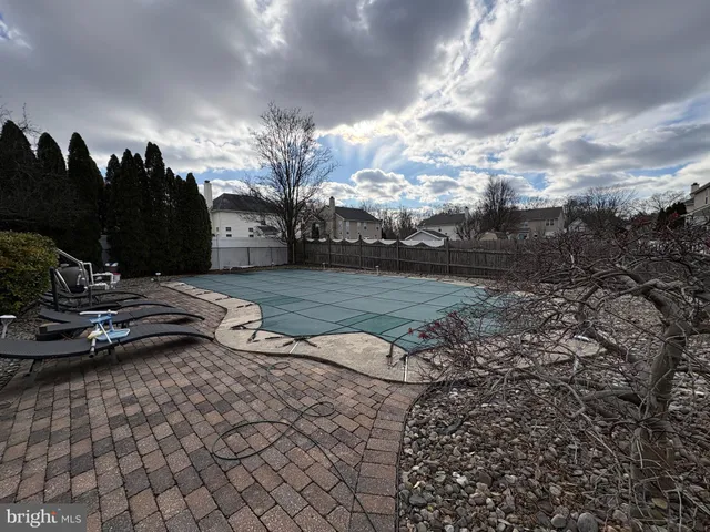 $679,900 | 8 Creekwood Drive, Bordentown, NJ 08505