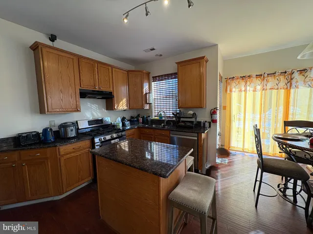 $679,900 | 8 Creekwood Drive, Bordentown, NJ 08505