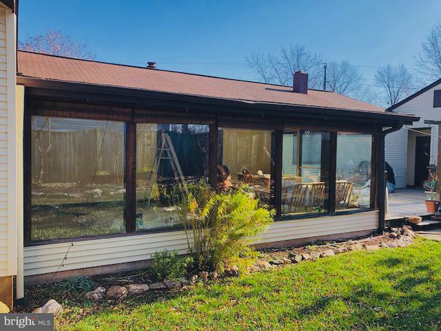 9400 Blackstone Road Manassas, VA 20110 - Photo 11 of 15 SUNROOM