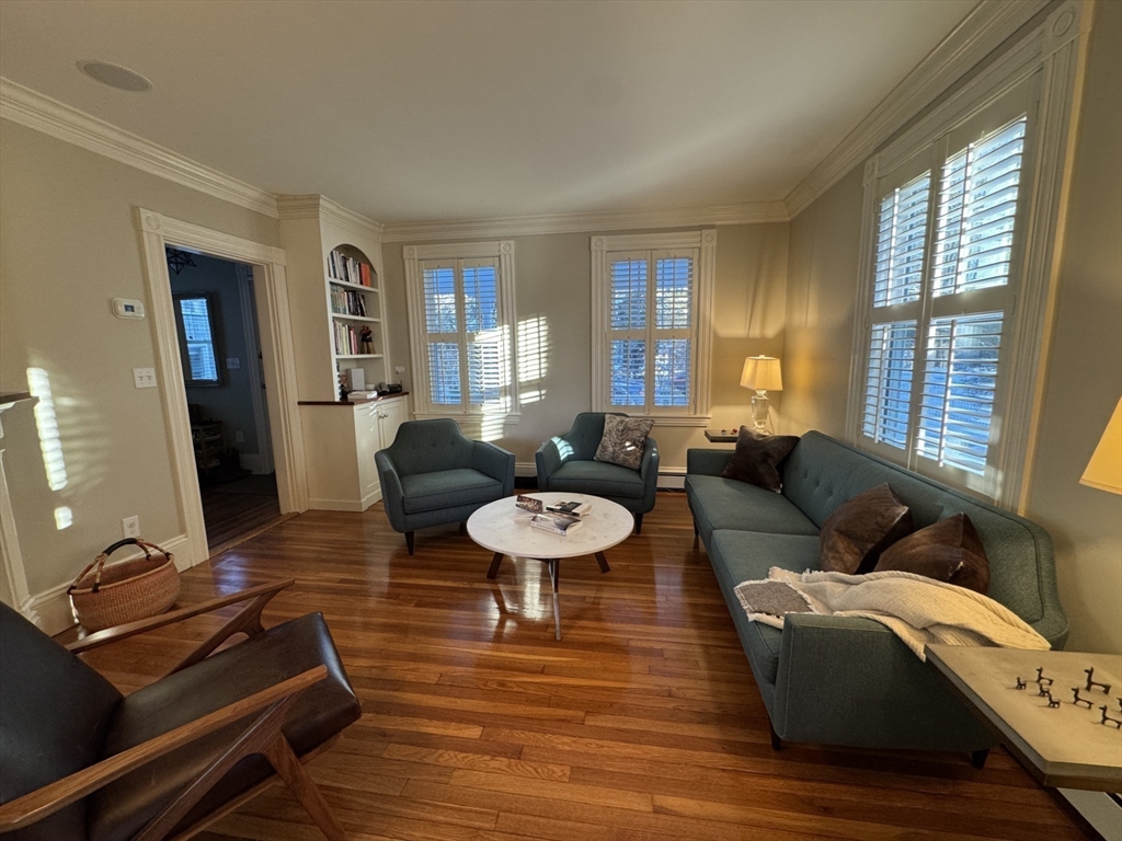 35 Wellesley Street Weston, MA 02493 - Photo 5 of 21