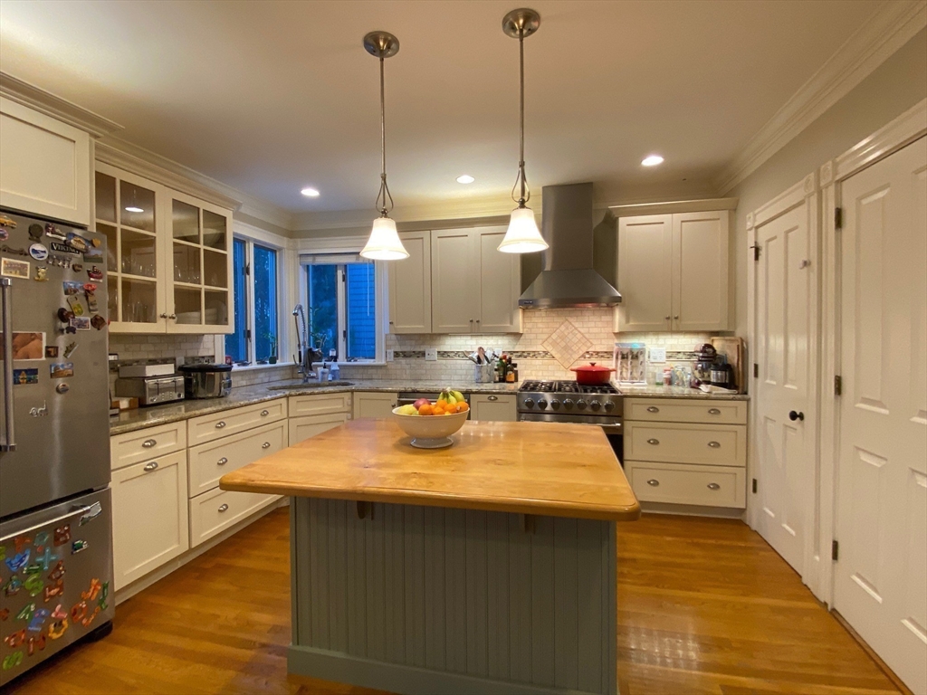 35 Wellesley Street Weston, MA 02493 - Photo 6 of 21