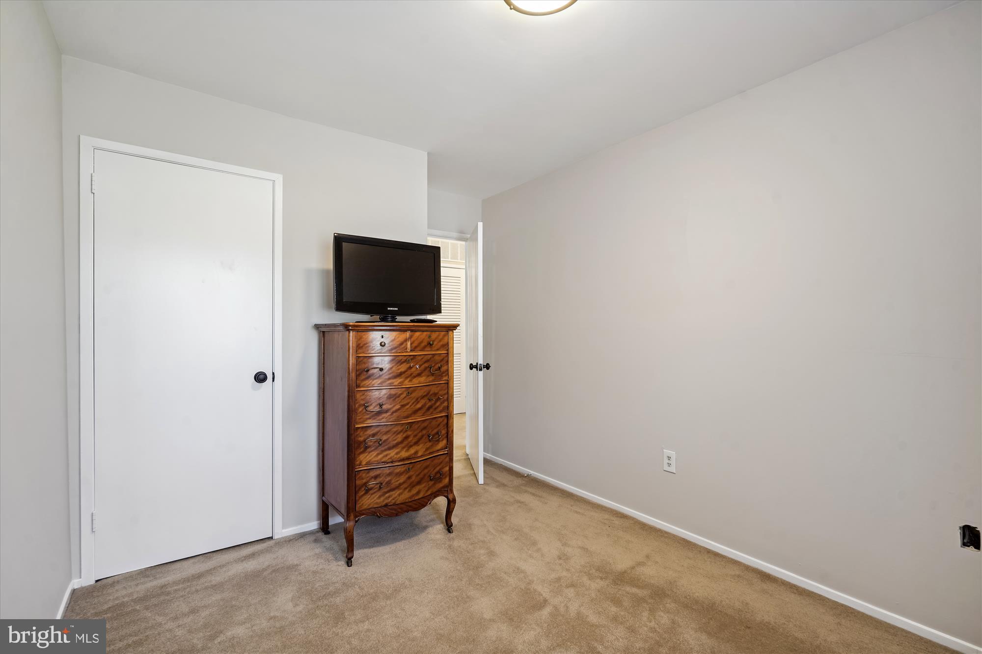 2345 Glade Bank Way Reston, VA 20191 - Photo 22 of 39 Second bedroom