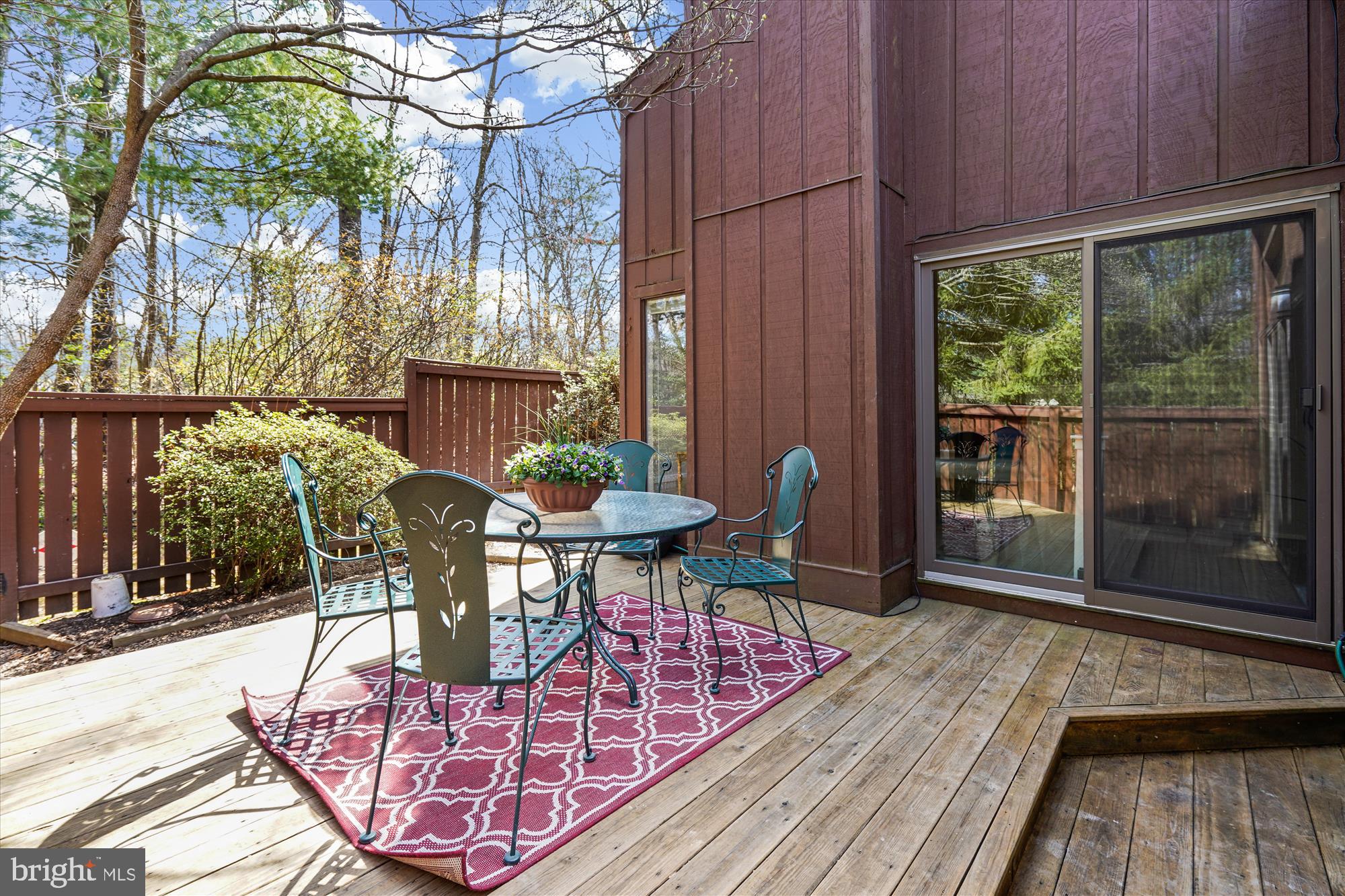 2345 Glade Bank Way Reston, VA 20191 - Photo 26 of 39 Time for dinner?