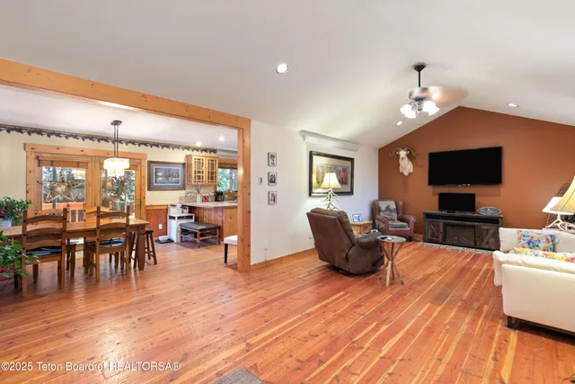 $850,000 | 404 Snake River Drive, Alpine, WY 83128