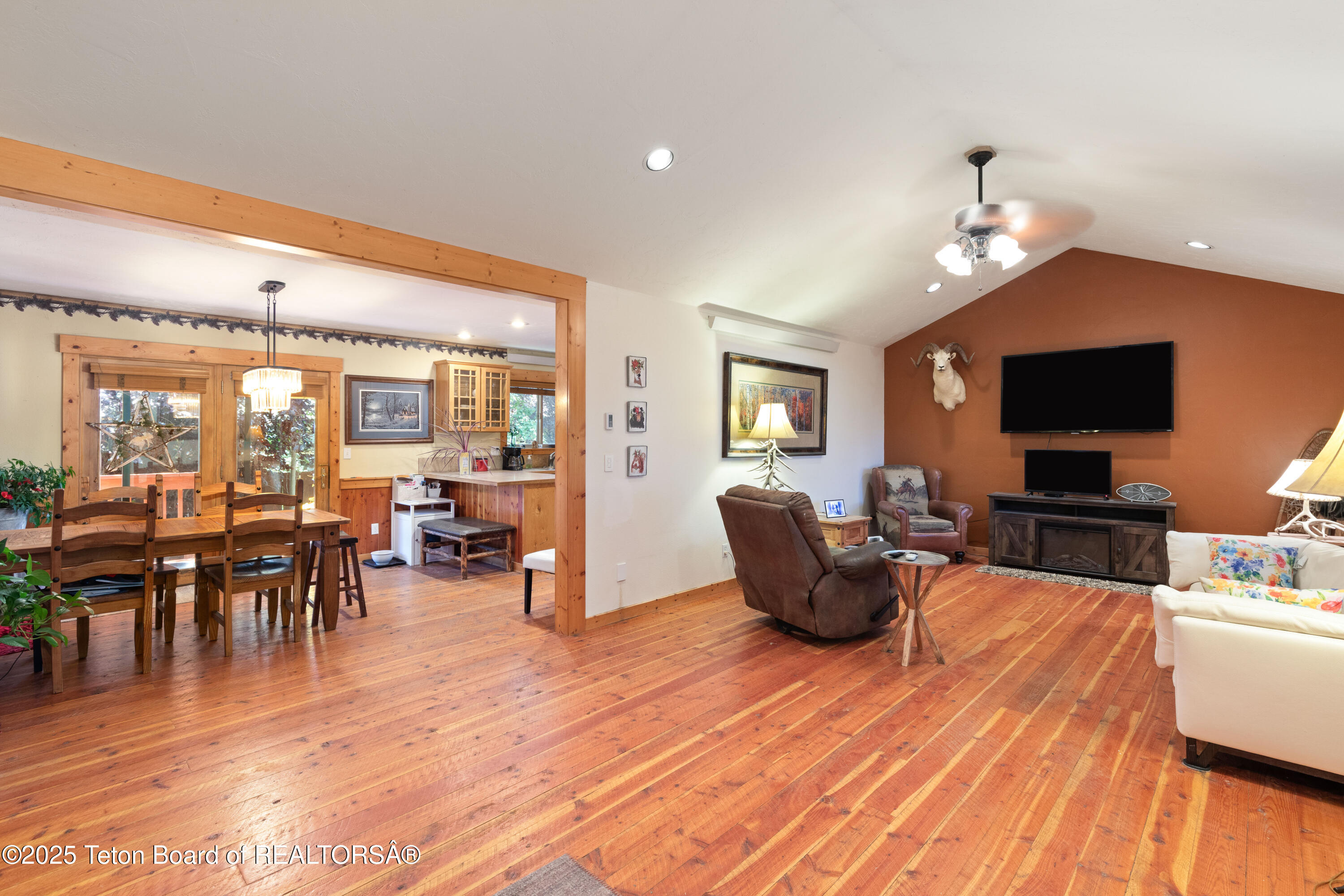 404 Snake River Drive Alpine, WY 83128 - Photo 18 of 51 404 Snake River_IMG_0551