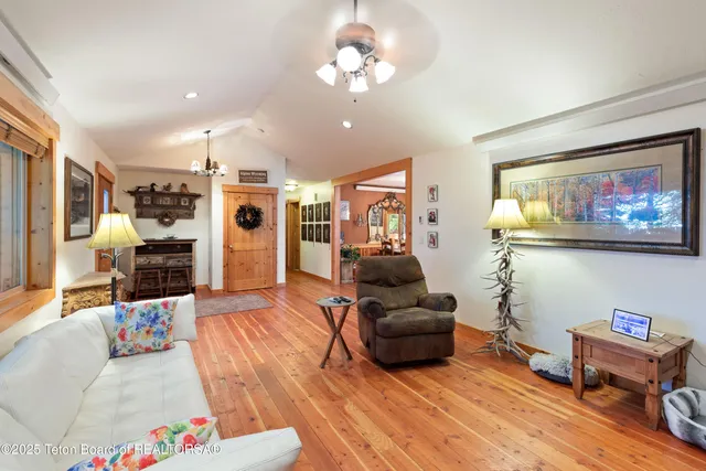 $850,000 | 404 Snake River Drive, Alpine, WY 83128