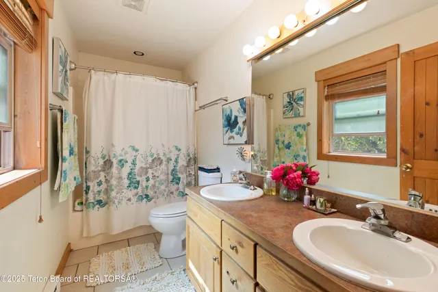 $850,000 | 404 Snake River Drive, Alpine, WY 83128