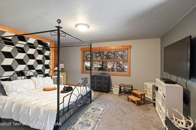 $850,000 | 404 Snake River Drive, Alpine, WY 83128