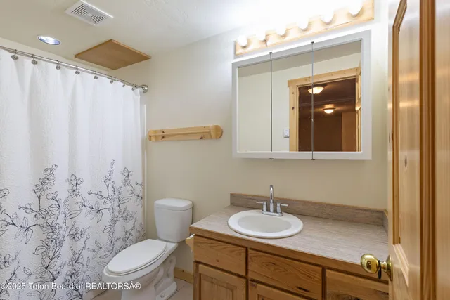 $850,000 | 404 Snake River Drive, Alpine, WY 83128