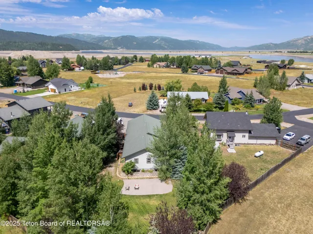 $850,000 | 404 Snake River Drive, Alpine, WY 83128