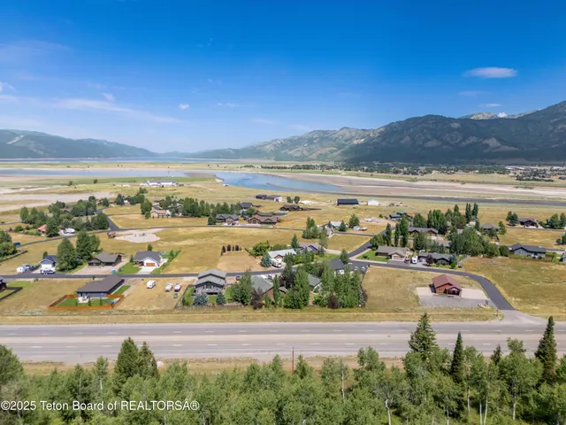 $850,000 | 404 Snake River Drive, Alpine, WY 83128
