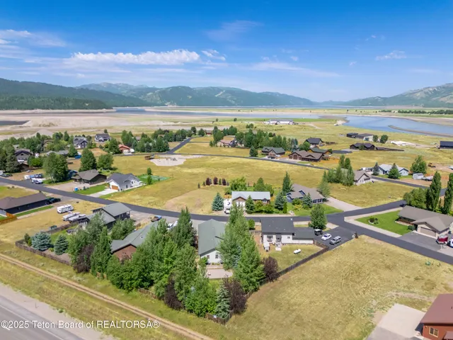 $850,000 | 404 Snake River Drive, Alpine, WY 83128