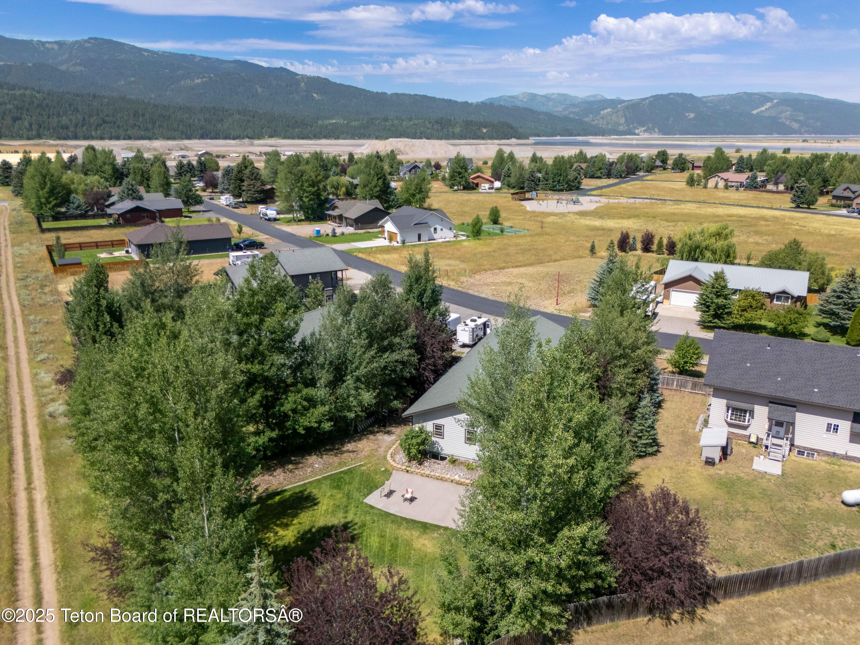 404 Snake River Drive Alpine, WY 83128 - Photo 7 of 51 404 Snake River_0124_D