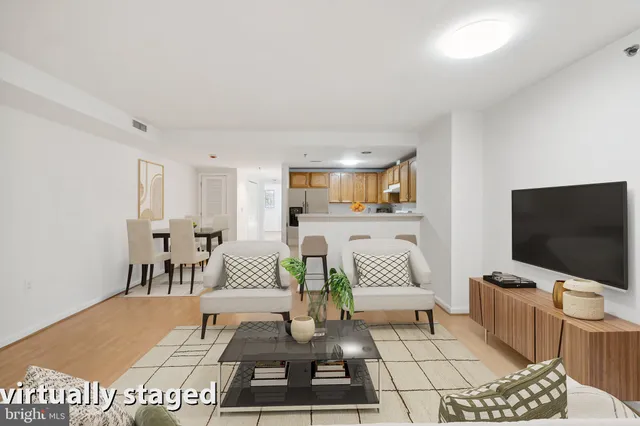 $299,500 | 7981 Eastern Avenue Northwest, Unit 204, Silver Spring, MD 20910