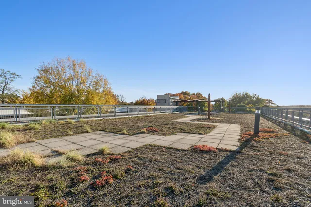 $299,500 | 7981 Eastern Avenue Northwest, Unit 204, Silver Spring, MD 20910