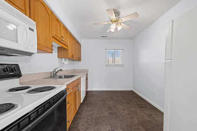 $174,900 | 33735 Pondview Circle, Unit 164, Livonia, MI 48152