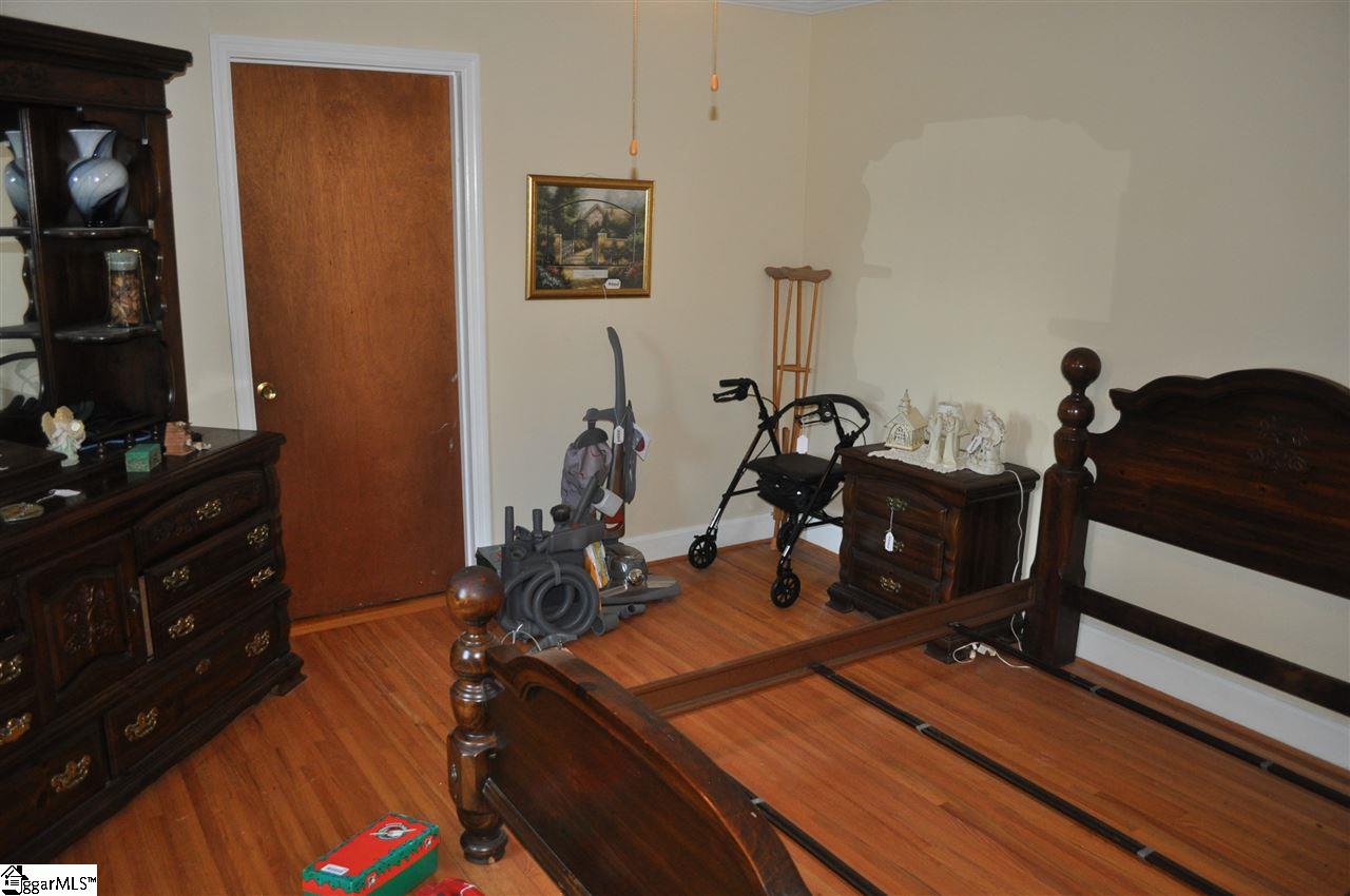 220 Due West Road Honea Path, SC 29654 - Photo 14 of 28