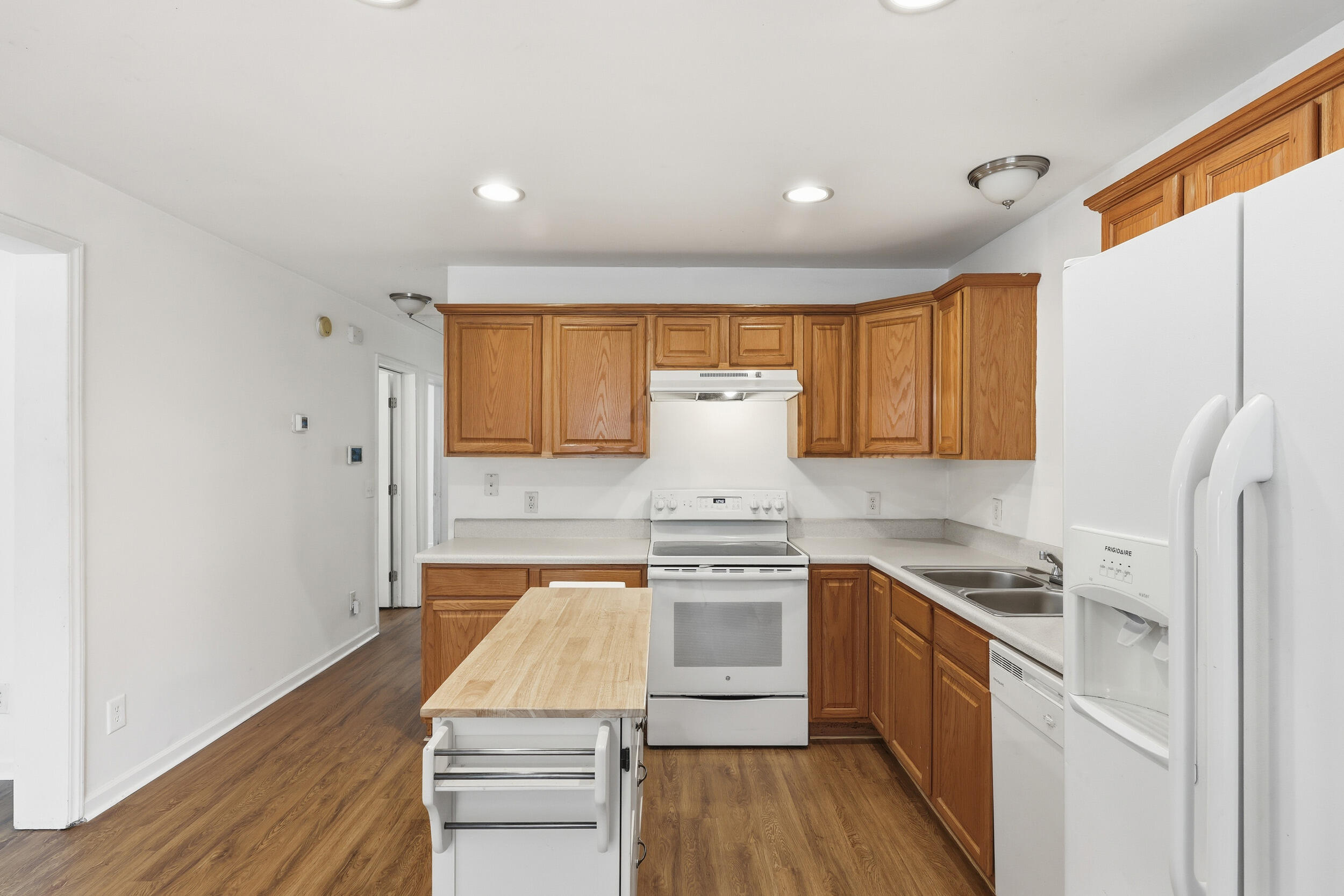 2590 Otranto Road North Charleston, SC 29406 - Photo 11 of 49 25_550a1084