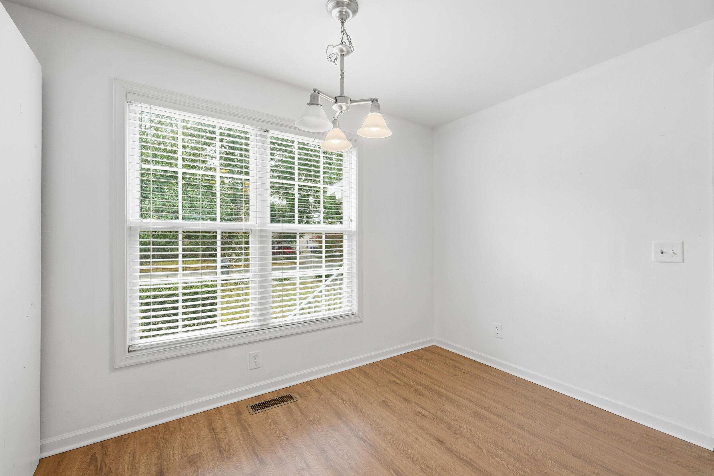 2590 Otranto Road North Charleston, SC 29406 - Photo 10 of 49 21_550a1064